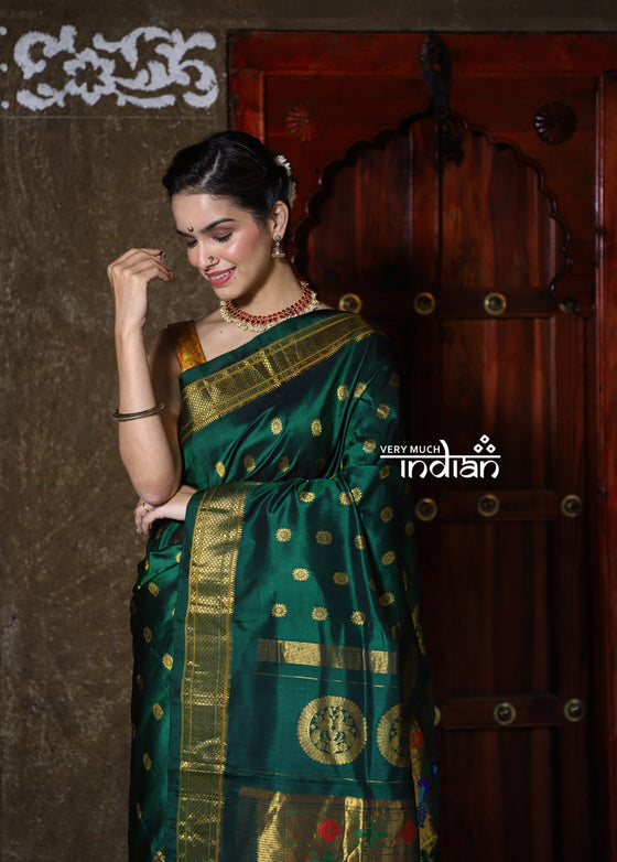 Rajsi~ Pure Silk Handloom - Maharani Paithani Solid Green and Golden Border, High Quality Pure Silk