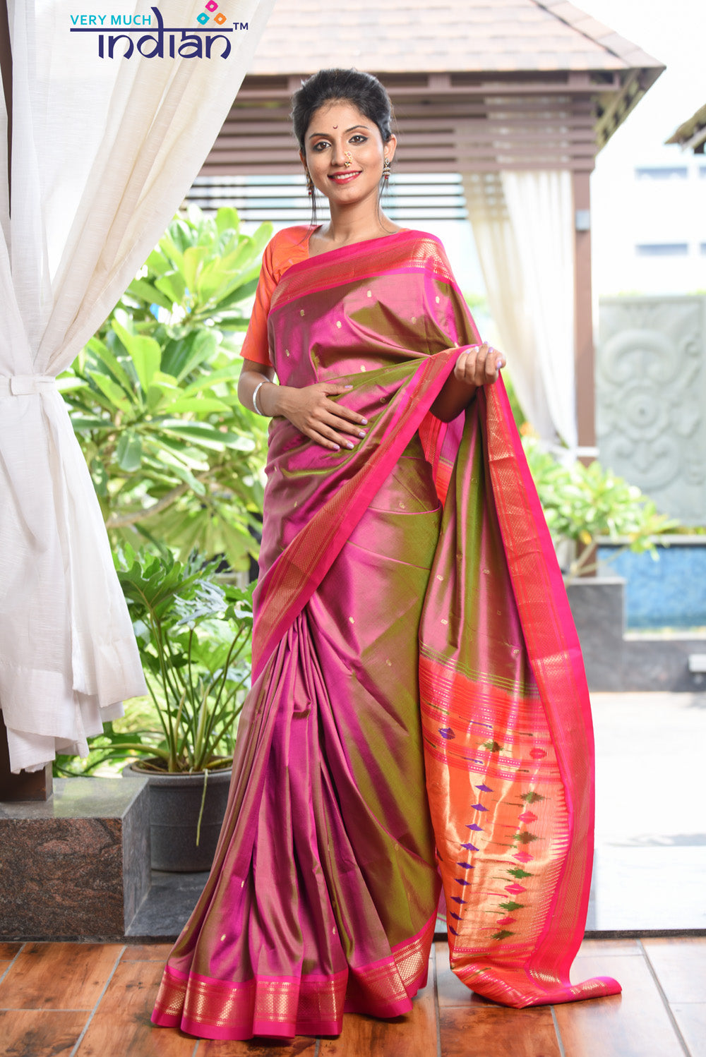 Authentic Pure Silk Handloom Pink Dual Tone Paithani Weave