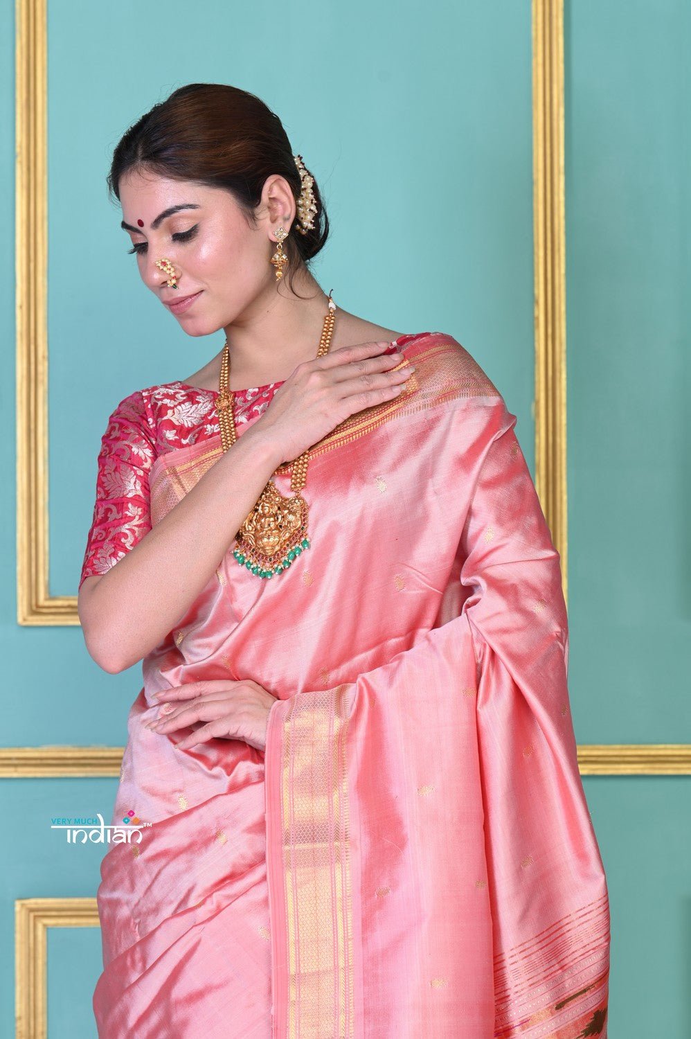 Amruta Khanvilkar's Choice! Traditional Pretty Peach Pink Pure Silk Double Pallu Paithani With Designer Peacocks Pallu (By Govt Certified Weavers) - verymuchindian.com