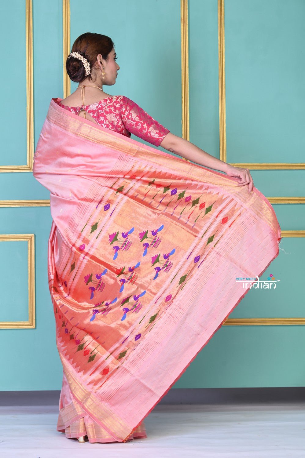 Amruta Khanvilkar's Choice! Traditional Pretty Peach Pink Pure Silk Double Pallu Paithani With Designer Peacocks Pallu (By Govt Certified Weavers) - verymuchindian.com