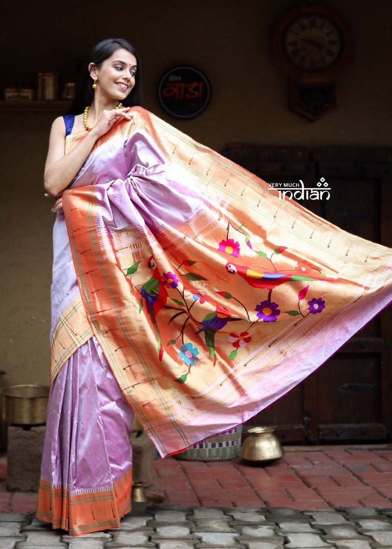 Exclusive Muniya Border - Authentic Handloom Pure Silk Muniya Border Paithani - Beautiful Lavender with 3 Parrots Pallu (High Quality Silk) - verymuchindian.com