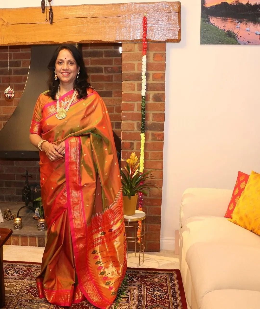 Mayur ~ Authentic Traditional Handloom Yeola Pure Silk Paithani - Dual Tone Green Pink with Pink Border and Traditional Double Pallu - verymuchindian.com