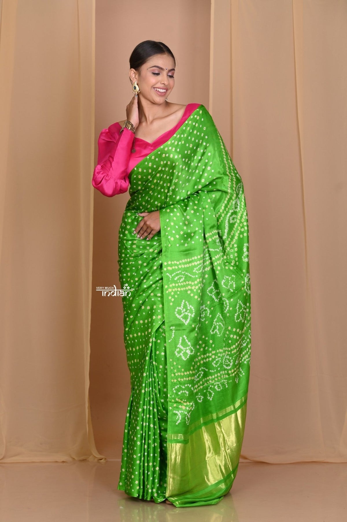 Pehal~ Traditional Blade Green Gajji silk Saree with Golden Bandhani Weave. - verymuchindian.com