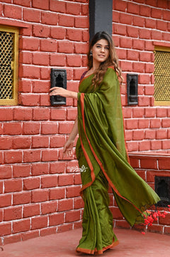 Saadgi ~Pure Cotton Handloom Sarees with Intricate Borders ~ Green - verymuchindian.com